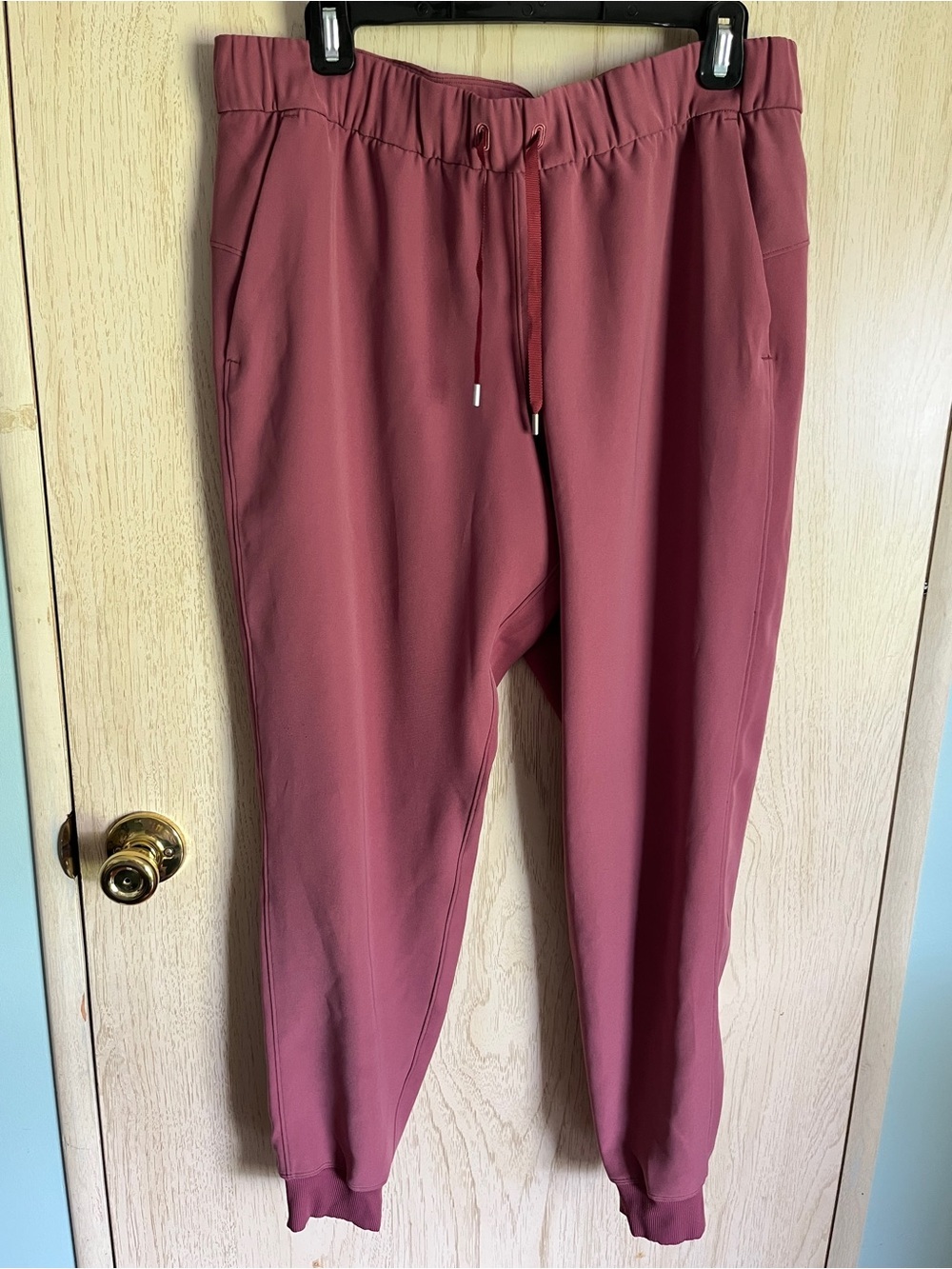 Lululemon On The Fly Joggers W5BZDS Misty Merlot Sz 10 - Picture 2 of 11